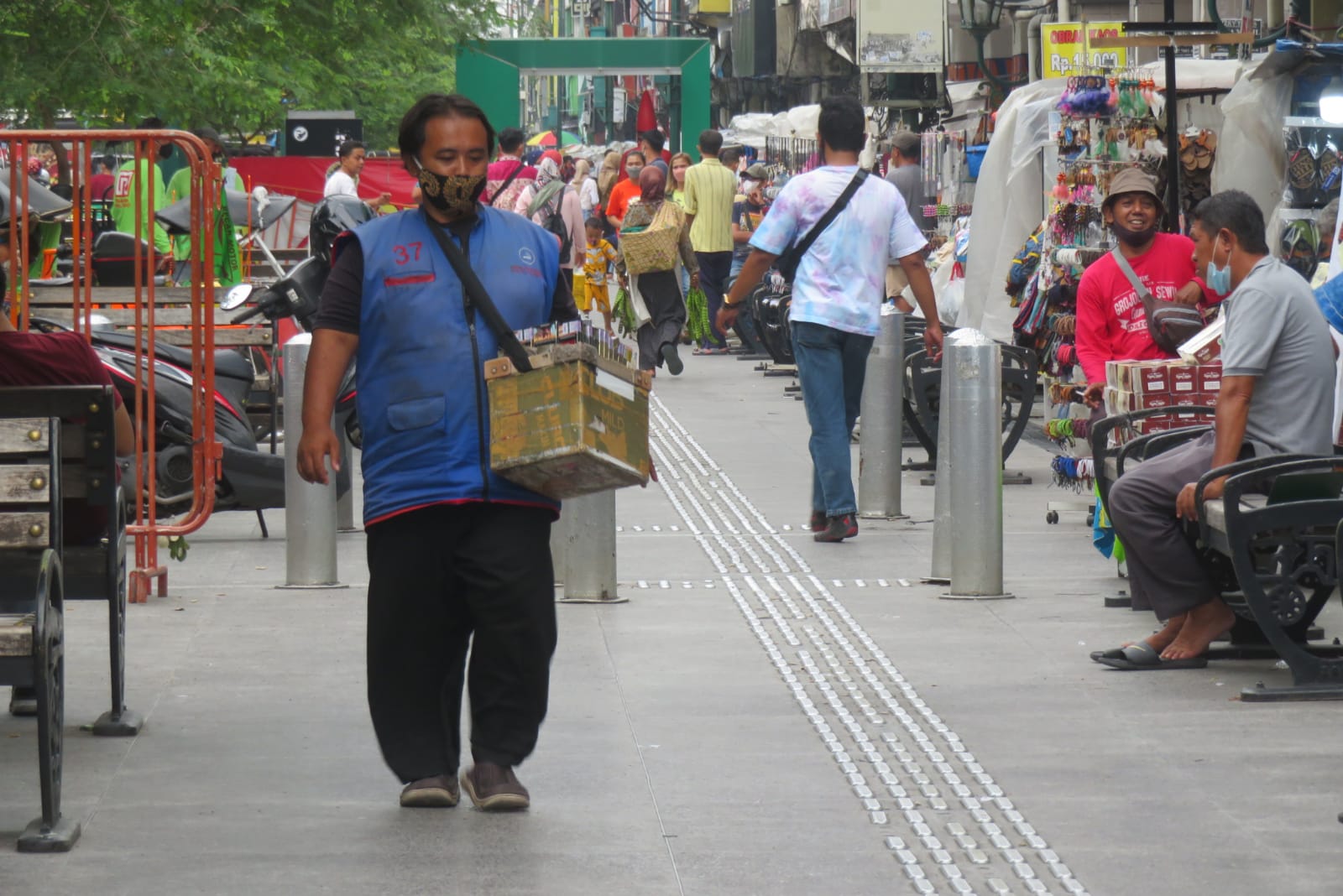 BALAS DENDAM : Pasca menurunnya angka kasus Covid-19 harian, Jogjakarta mulai diserbu wisatawan setiap akhir pekan. (DWI AGUS/RADAR JOGJA)