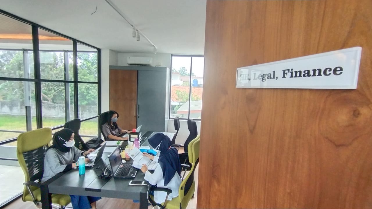 INOVASI : Yureka Edukasi Cipta akhirnya memiliki kantor baru yang terletak di Jalan Nogotirto, Modinan, Banyuraden, Kemantren Gamping, Sleman. Kantor ini merupakan wujud inovasi di bidang offline.