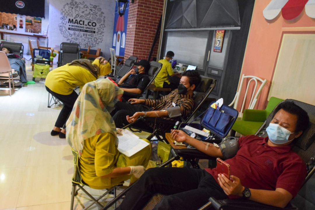 PEDULI : The Alana Hotel and Convention Center mengadakan kegiatan donor darah dalam rangka memperingati Hari Sumpah Pemuda, Kamis (28/10)