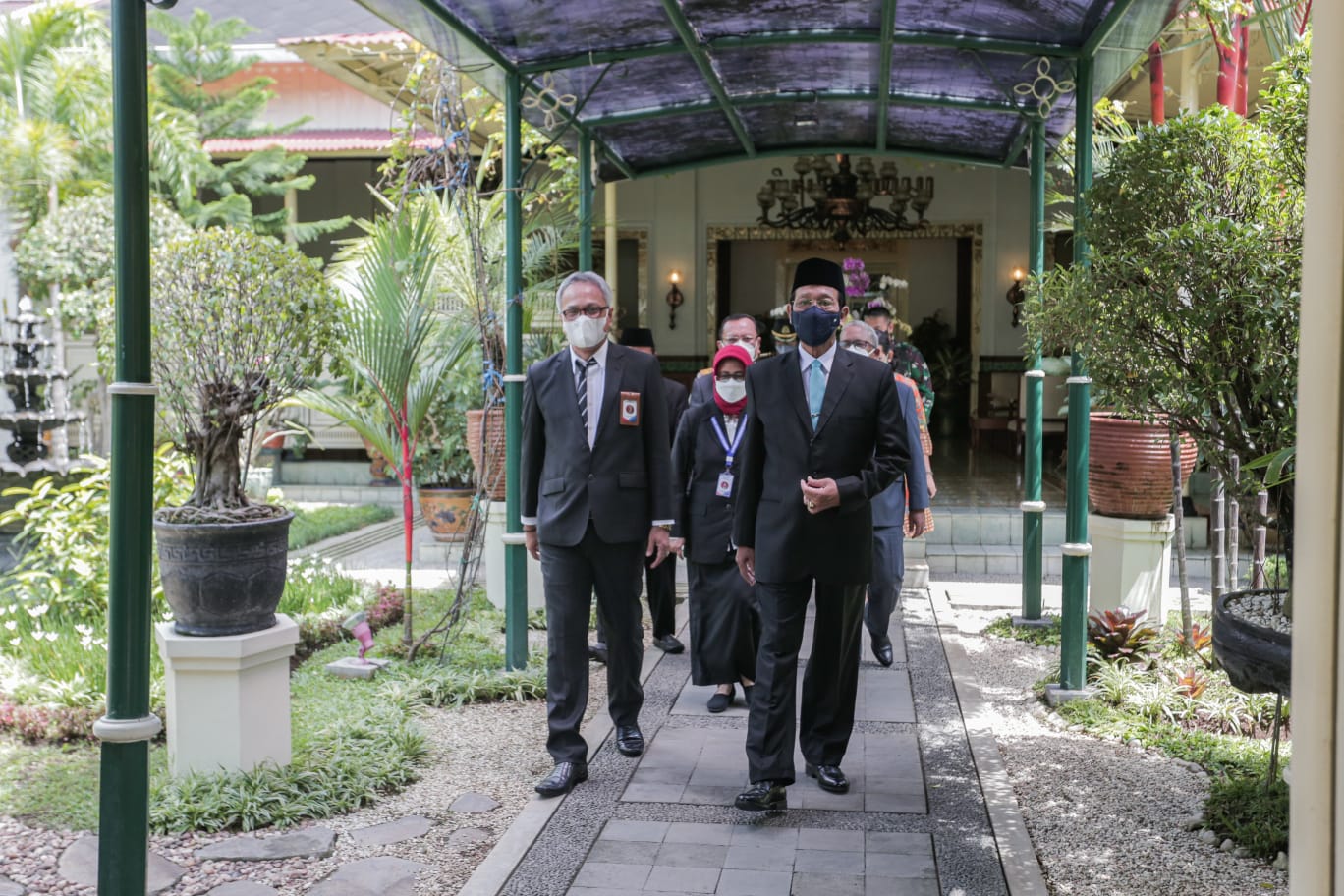 KESEHATAN : Gubernur DIJ Hamengku Buwono X meminta BKKBN DIJ melakukan reorientasi program dimasa pandemi Covid-19. (BKKBN DIJ for RADAR JOGJA)