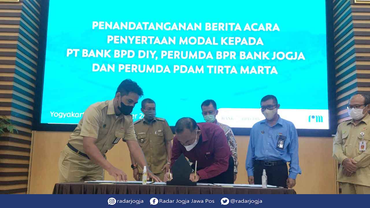 PENYERTAAN MODAL: Penandatanganan berita acara Penyertaan Modal dilakukan di kantor BPD DIY Jalan Tentara Pelajar No.7, Bumijo, Jetis, Jogja. (HARIS AKBAR FOR RADAR JOGJA)