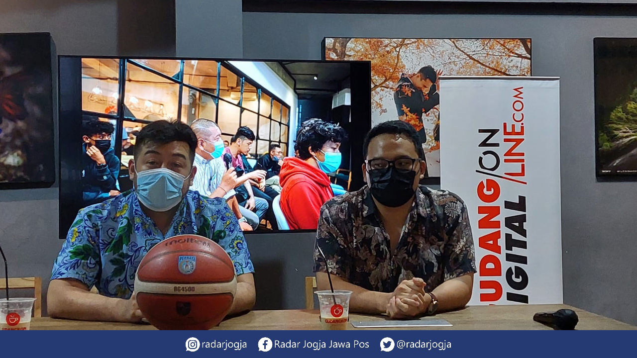 Kejuaraan Antar Klub Kota Jogja (Kejurkot) basket 2021 kembali diputar. Kejuaraan ini akan digelar selama empat hari, mulai pagi ini sampai 7 November mendatang di GOR Kridosono. (ANA R. DEWI/RADAR JOGJA)