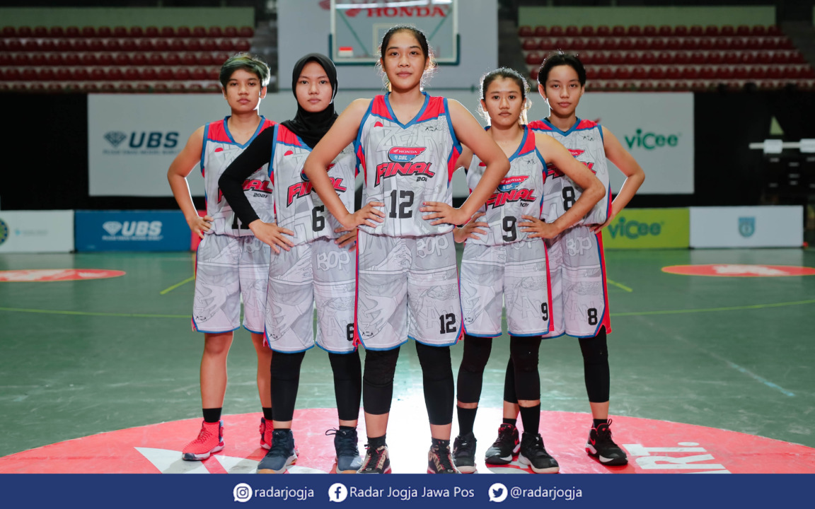 FINAL PARTY : Tim basket cewek SMAN 1 Bantul siap berlaga di Final Party Honda DBL 2021 D.I Jogjakarta Series. (AHMAD NUR AZIZ/DBL INDONESIA)