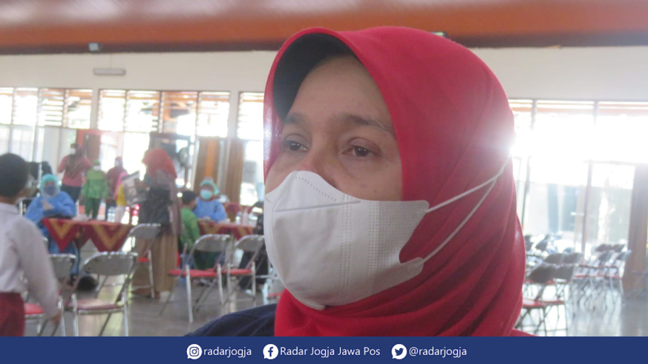 SIAP : Kepala Dinas Kesehatan DIJ Pembajoen Setyaningastuti memastikan Jogjakarta relatif siap menghadapi Covid-19 varian Omicron. (DWI AGUS/RADAR JOGJA)