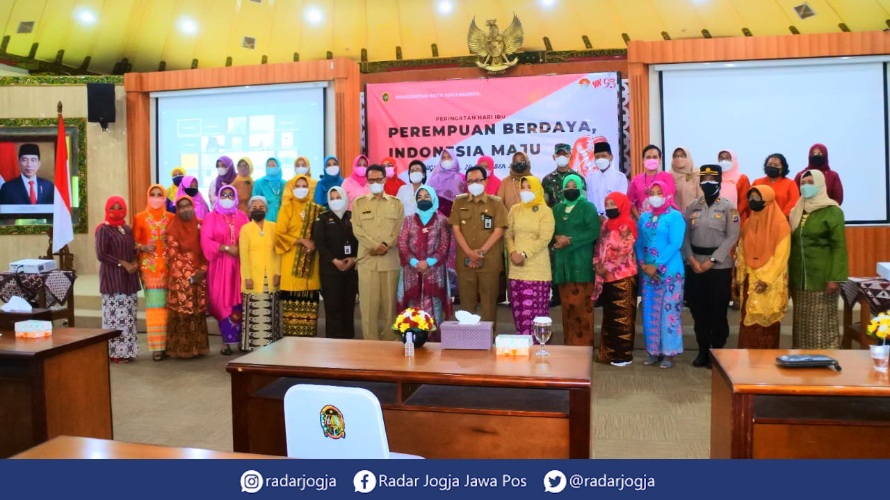BERPERAN : Ketua Tim Penggerak PKK Kota Jogja Ana Haryadi Suyuti mengatakan perempuan memiliki peranan penting dalam penanganan Covid-19 bagi keluarganya. (ANNISA KARIN/RADAR JOGJA)