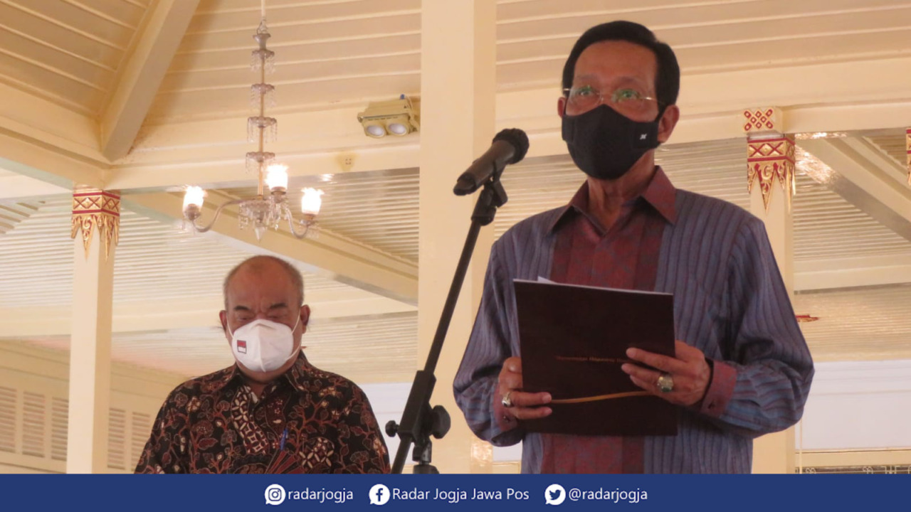 PEMIMPIN  : Gubernur DIJ Hamengku Buwono X dan Wakil Gubernur DIJ Paku Alam X. (DWI AGUS/RADAR JOGJA)