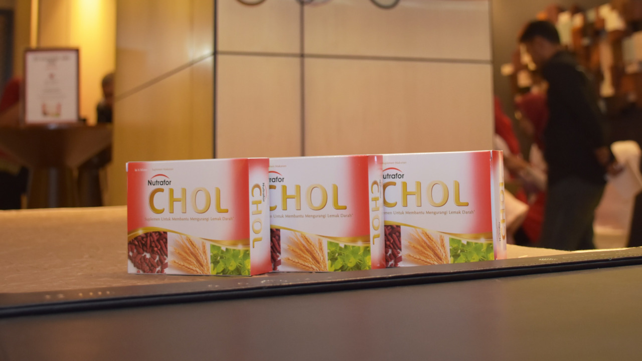 BERKHASIAT: Nutrafor CHOL suplemen herbal diproduksi PT Novell Pharmaceutical Laboratories. (ISTIMEWA)