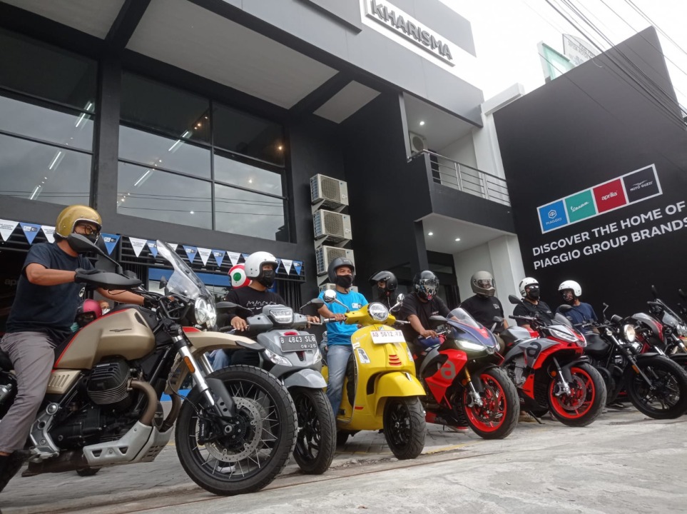 JAJAL : Awak media menjajal motor Italia yang dipasarkan oleh PT Piaggio Indonesia dan Kharisma Motor, Jumat (3/12).