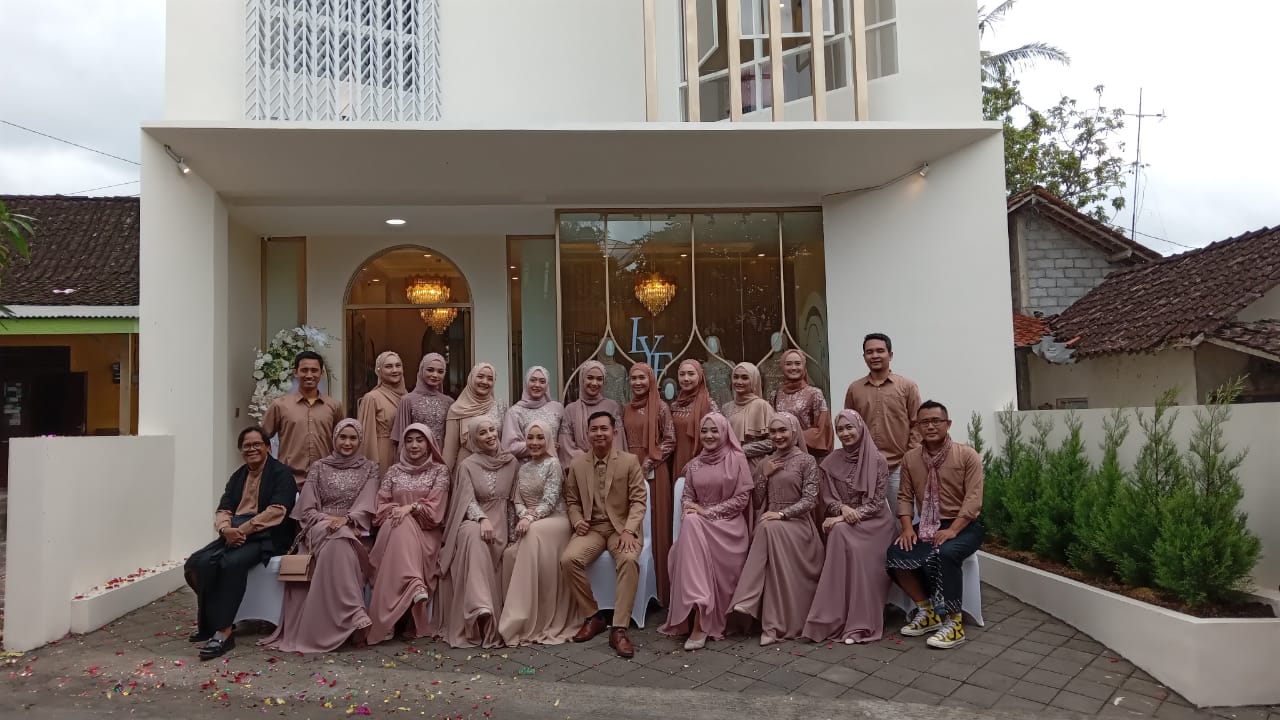 BARU : LYF Official resmi membuka butik dan kantor baru di jalan KH.Dalhar 1, Santren 3- RT 002/RW 009 Kelurahan Gunungpring, Muntilan, Magelang, Sabtu (04/12). (LYF OFFICIAL for RADAR JOGJA)