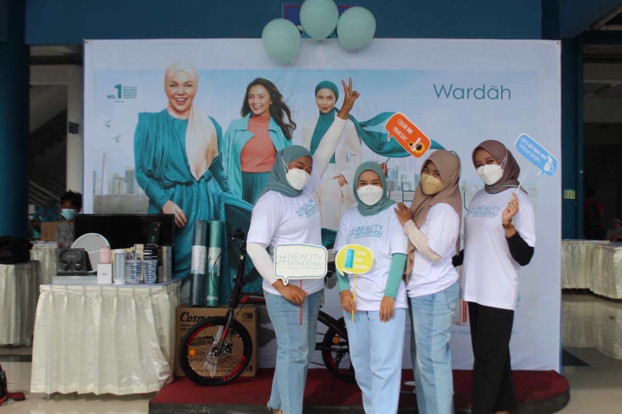 GREEN : Wardah menggelar serangkaian acara yang bertema Beauty Moves Youth Fest - Togetherness in Green Beauty Movement di Jogjakarta. (WARDAH for RADAR JOGJA)