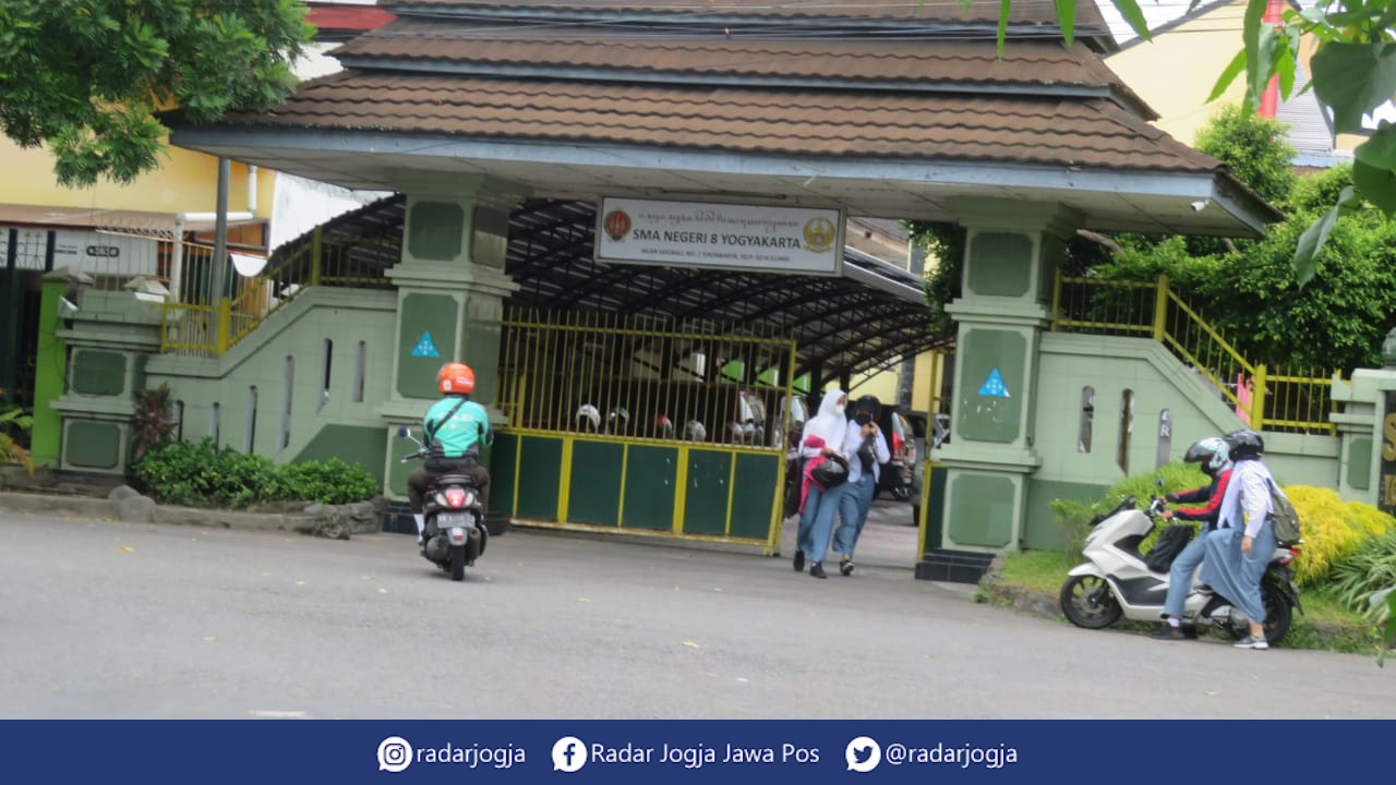 TEMUAN KASUS : Dinas Pendidikan DIJ menghentikan pertemuan tatap muka (PTM) dua kelas di SMAN 8 Jogja karena dua siswanya terpapar Covid-19. (DWI AGUS/RADAR JOGJA)