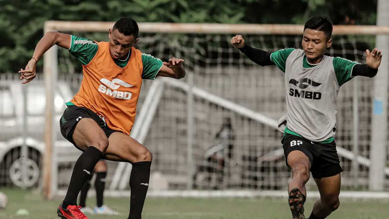 FOKUS: PSS Sleman terus memantapkan latihan di Lapangan Yoga Perkhanti, Jimbaran, Bali untuk menghadapi Madura United di Stadion Kapten I Wayan Dipta, Gianyar, Bali Selasa (18/1).(DOK PSS SLEMAN)
