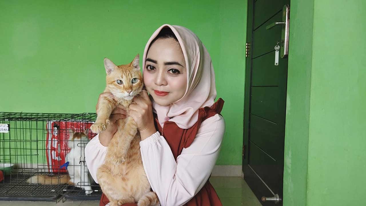Cat Lovers Dewi Nur Indahsari Esti Rahayu.(INSTAGRAM ISYEDEWI)