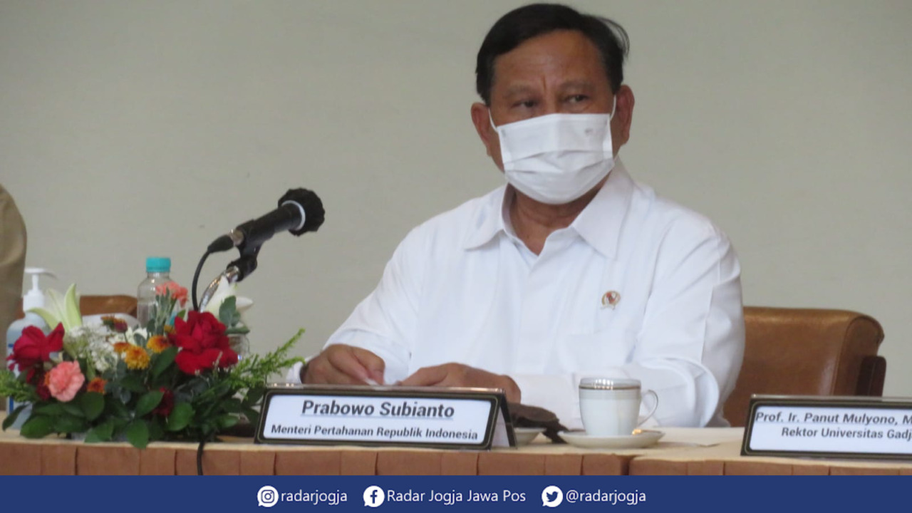 SANTAI : Ketua Umum Partai Gerindra Prabowo Subianto menjawab dengan santai wacana duet bersama Muhaimmin Iskandar alias Cak Imin. (DWI AGUS/RADAR JOGJA)