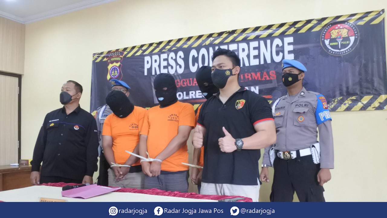AROGAN  : Tiga warga Desa Mandan, Banyurejo, Tempel berinisaial PW, TW dan VF diamankan oleh jajaran Satreskrim Polres Sleman, Minggu dini hari (13/2) karena penganiayaan terhadap korban MM dan HG. (ANNISA KARIN/RADAR JOGJA)