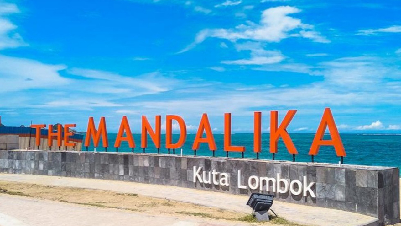 (DIREKTORIPARIWISATA.ID)