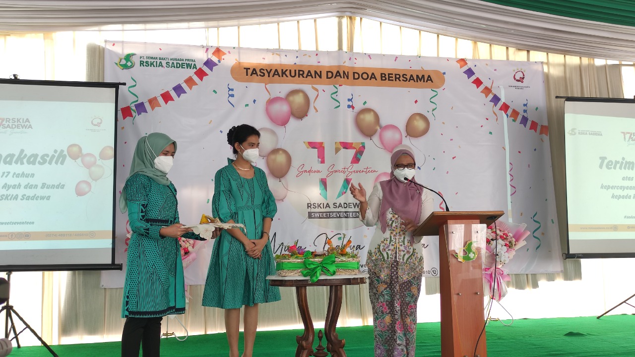 SELAMAT : Rumah Sakit Khusus Ibu dan Anak (RSKIA) Sadewa menyelenggarakan perayaan ulang tahunnya yang ke-17. (REYNALDI RIFKY for RADAR JOGJA)