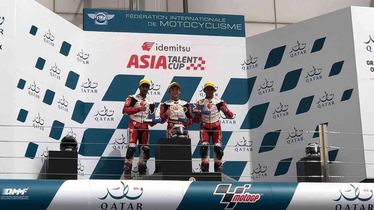 PRESTASI: Pebalap Indonesia binaan PT Astra Honda Motor (AHM) Veda Ega Pratama berhasil mengibarkan bendera Merah Putih melalui raihan podium ketiga di balapan putaran kedua seri perdana ajang balap Idemitsu Asia Talent Cup (IATC). (HONDA FOR RADAR JOGJA)