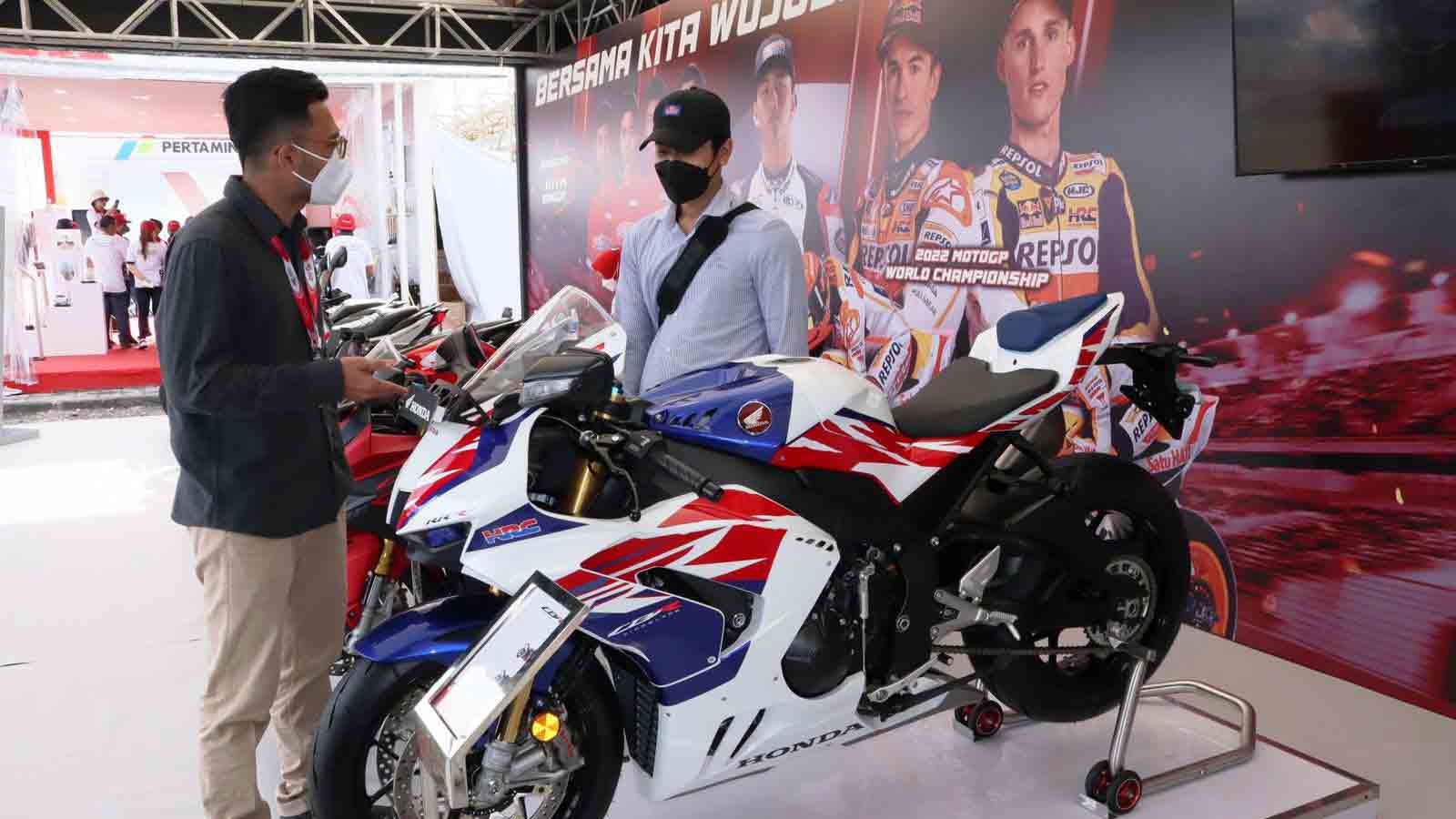 TOTALITAS:  Totalitas dukungan untuk ajang GP Mandalika dihadirkan PT Astra Honda Motor (AHM) di berbagai area Pertamina Mandalika International Street Circuit, 18-20 Maret 2022. (HONDA FOR RADAR JOGJA)