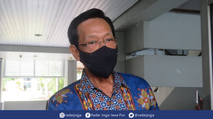 BUKAN PENOKOHAN : Gubernur DIJ Hamengku Buwono X tanggapi polemik penokohan Serangan Oemoem 1 Maret 1949 pasca terbitnya Keppres Nomor 2 Tahun 2022 tentang Hari Penegakan Kedaulatan Negara (HPKN) muncul pro kontra. (DWI AGUS/RADAR JOGJA)