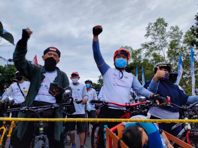 TETAP SEHAT : Sebanyak 1500 goweser dari berbagai daerah mengikuti funbike yang RAPI di area parkir Stadion Maguwoharjo, Minggu pagi (6/3).