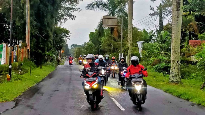 GATHERING: Menyemarakkan Ramadan, Astra Motor Yogyakarta selaku main dealer sepeda motor Honda wilayah Jogjakarta, Kedu, dan Banyumas menggelar berbagai program dan kegiatan menarik. (HONDA FOR RADAR JOGJA)