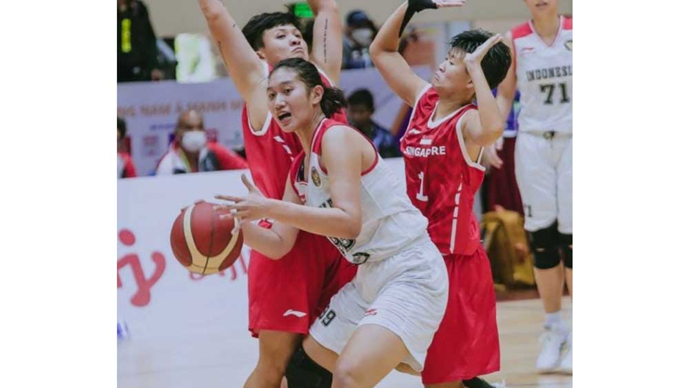 BAWA NAMA JOGJA: Angelica Jennifer Candra (depan), salah satu dari tiga pebasket Jogjakarta yang dipanggil untuk bergabung daalam TC Timnas U-16. (ISTIMEWA)