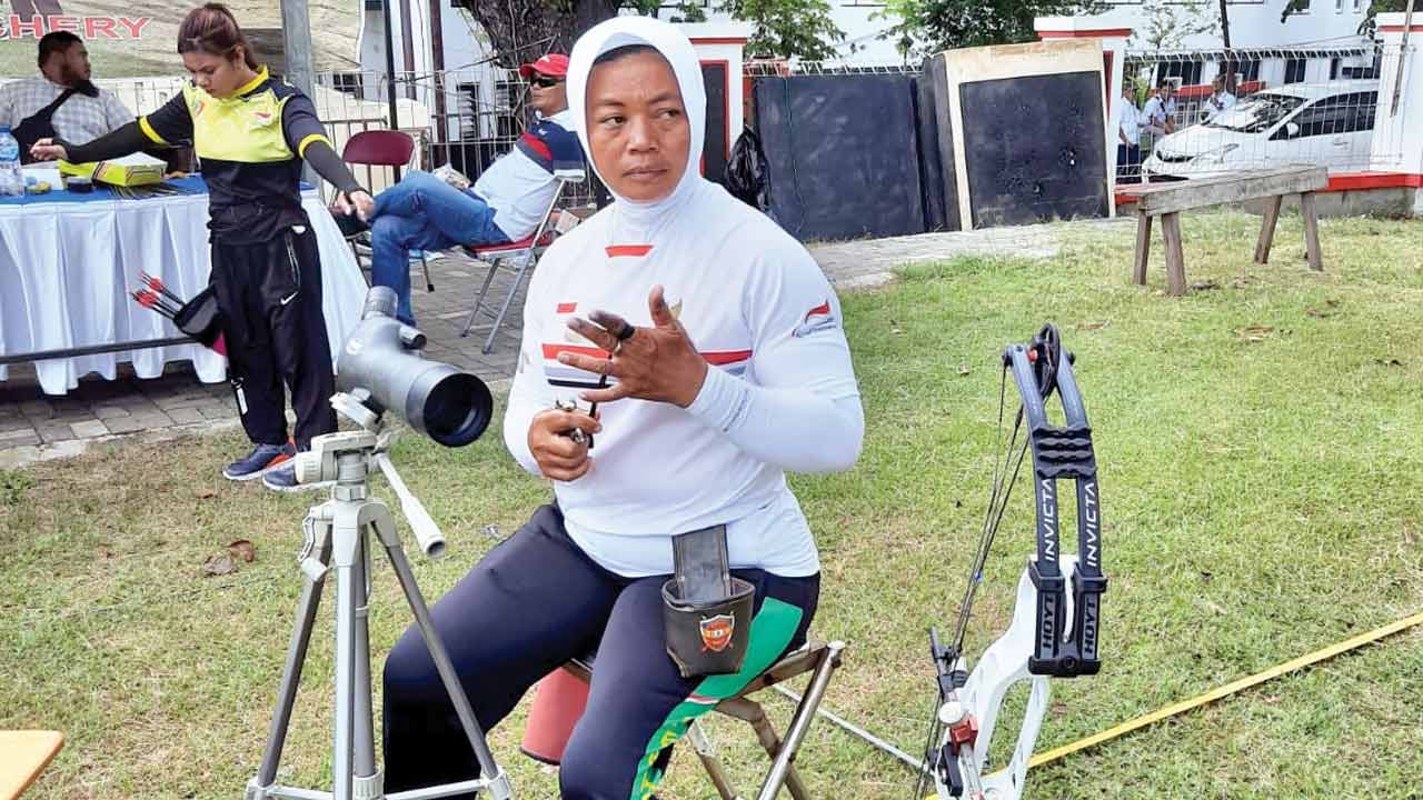 SEMANGAT: Tuwariyah akan tampil di cabor para panahan dalam ASEAN Para Games (APG) XI 2022. (ISTIMEWA)