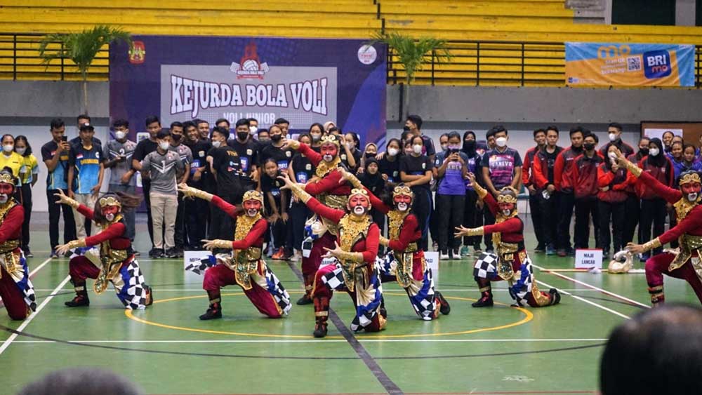REGENERASI: Pembukaan Kejuaraan Daerah (Kejurda) Bola Voli Indoor Junior Daerah Istimewa Jogjakarta (DIJ) 2022 di GOR Amongrogo, Kota Jogja. (FOTO HUMAS KONI DIJ)