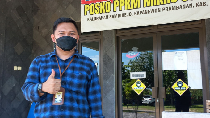  Lurah Sambirejo Wahyu Nugroho di kantornya, Jumat (13/5).(MEITIKA CANDRA LANTIVA/RADAR JOGJA)