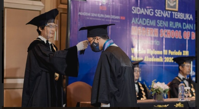 SIAP BERSAING : ASRD MSD Jogjakarta menggelar Wisuda Diploma III Tahun Akademik 2021/2022 di Nusantara Room, Grand Pacific Restaurant and Convention Hall Jogjakarta, Sabtu (4/6).