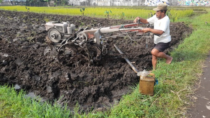 BOLEH LAGI : Sesuai Surat Edaran Bupati Sleman No. 542/ 00124 tanggal 28 April 2022, petani dan pelaku UMKM di Sleman diijinkan kembali membeli solar pakai jerigen. (ISTIMEWA)