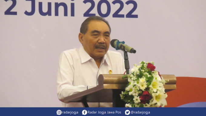 MENINGKAT : Ketua LPSK Hasto Atmojo Suroyo ungkap angka kasus kekerasan seksual dengan korban   perempuan dan anak. (DWINAGUS/RADAR JOGJA)