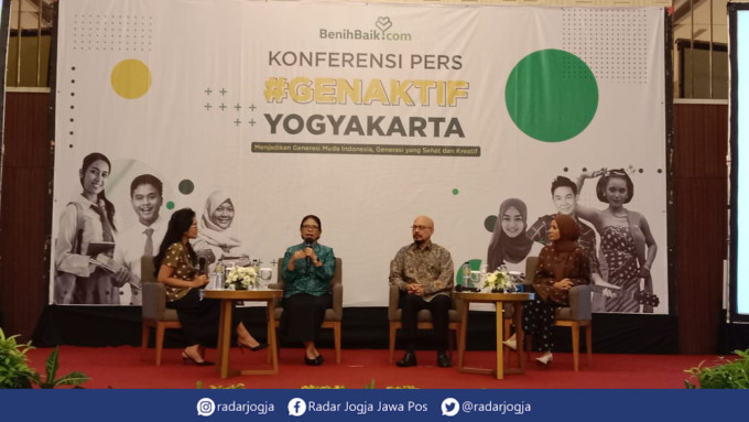 WADAH ANAK : CEO dan Founder BenihBaik.com, Andy F. Noya menjelaskan gerakan Gen Aktif bertujuan untuk mendorong terciptanya wadah dan lingkungan yang suportif serta kondusif bagi remaja. (ANNISSA KARIN/RADAR JOGJA)