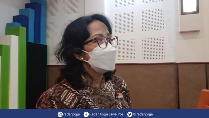PANTAU : Kepala Dinas Perdagangan Kota Jogja Veronica Ambar Ismuwardani sebut ads peredaran cabai kering India di Pasar Beringharjo. (ANNISSA KARIN/RADAR JOGJA)