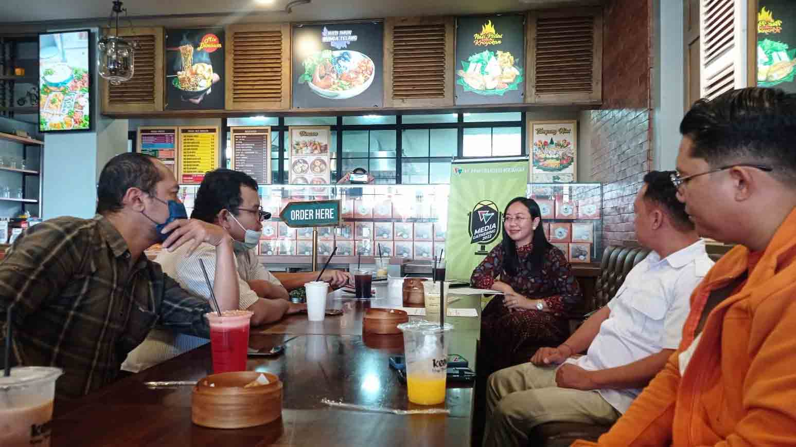 INVESTASI: Media Gathering bertema “Geliat Perdagangan Berjangka di Tengah Isu Pialang Ilegal” di Kenes Resto Gejayan. (RFB FOR RADAR JOGJA)