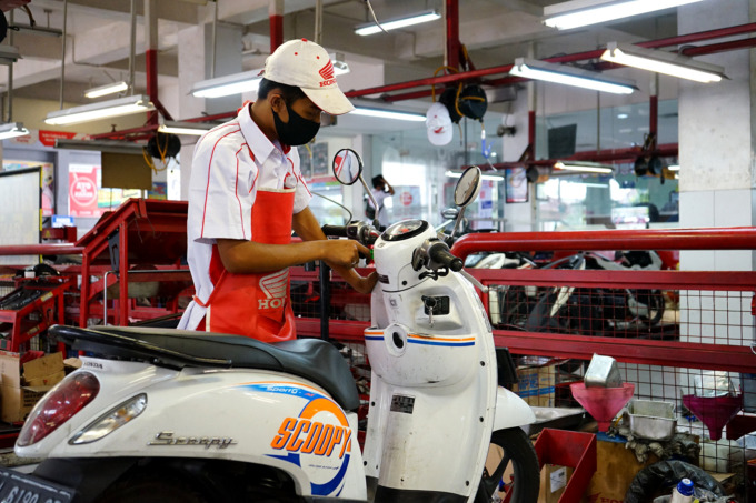 HUT KE-52: Dalam rangka menyambut peringatan ulang tahun Astra Motor ke-52, Astra Motor Yogyakarta beserta 230 jaringan bengkel resmi AHASS di wilayah Jogjakarta, Kedu, dan Banyumas menghadirkan kado istimewa untuk konsumen. (HONDA FOR RADAR JOGJA)