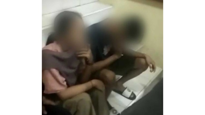DIINTEROGASI - Sejoli warga Kapanewon Patuk dan Kapanewon Paliyan diduga berbuat mesum di pelataran Masjid Agung Al Ikhlas Wonosari pada Selasa (14-6) malam.(ISTIMEWA)