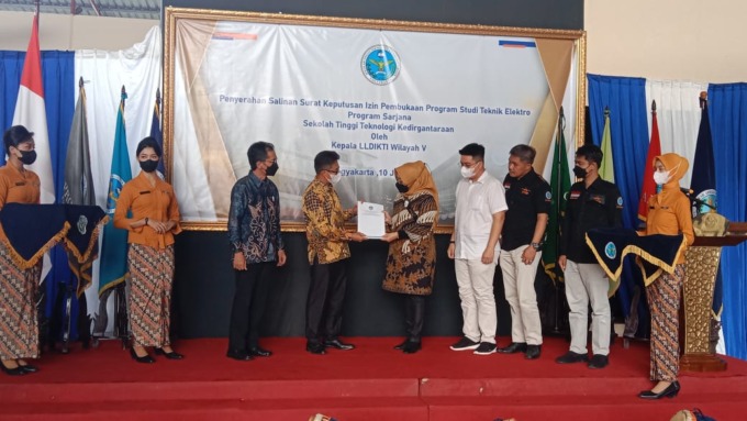 PRODI BARU: Sekolah Tinggi Teknologi Kedirgantaraan (STTKD) Jogjakarta meresmikan program studi (prodi) baru, yakni S1 Teknik Elektro. (ALFI ANNISA KARIN/RADAR JOGJA)