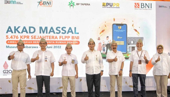 JAKARTA - (Ki-ka) Direktur Layanan dan Jaringan BNI Ronny Venir, Direktur Pengawasan LJK-OJK Jateng & DIY Heru Prasetio, Direktur Pelaksanaan Pembiayaan Perumahan Direktorat Jenderal Pembiayaan Infrastruktur Pekerjaan Umum dan Perumahan Kementerian PUPR R