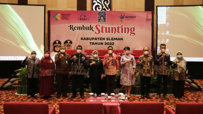 PENGUKUHAN: Pemerintah Kabupaten Sleman membentuk tim percepatan penurunan stunting Kamis (2/6).(DOKUMENTASI HUMAS PEMKAB SLEMAN)