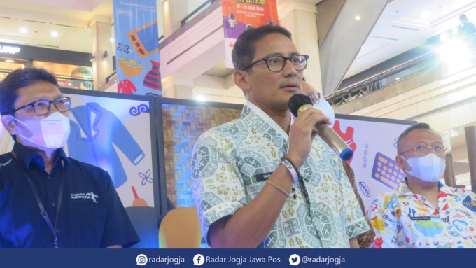 TAK MASALAH : Sandiaga Salahuddin Uno tanggapi santai kedekatan Prabowo Subianto dan Cak Imin menjelang Pilpres 2024. (DWI AGUS/RADAR JOGJA)
