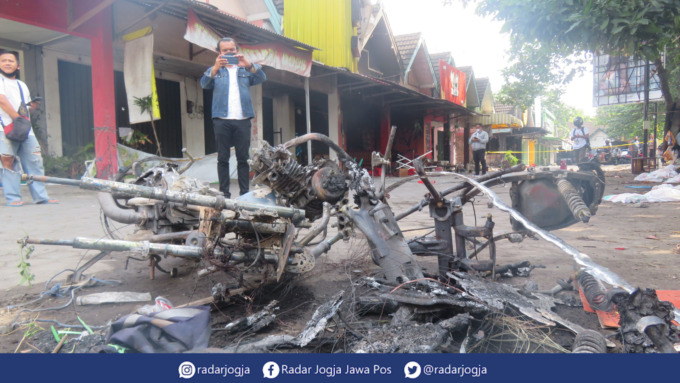 GOSONG : Sisa -sisa kericuhan di Ruko Babarsari, Senin (4/7). (DWI AGUS/RADAR JOGJA)
