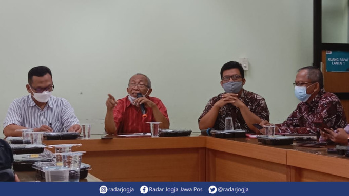 DUA KALI : Ketua PHBI Masjid Diponegoro Muchtasor sebut Pemkot Jogja akan menggelar solat Idul Adha pada 9 Juli dan 10 Juli 2022. (ANNISSA KARIN/RADAR JOGJA)