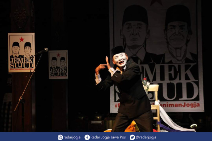 SELAMAT JALAN : Jemek Supardi dalam sebuah pentas Pantomim di Tembi Rumah Budaya medio 2014. (DWI AGUS/RADAR JOGJA)