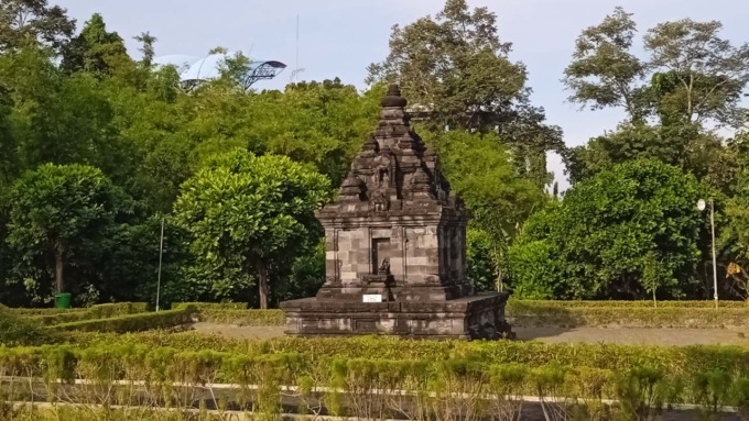Candi Gebang berada di Gebang, Wedomartani, Ngemplak, Sleman dalam kondisi terawat dengan baik oleh Balai Pelestarian Cagar Budaya (BPCB) DIJ.(WULAN YANUARWATI/RADAR JOGJA)