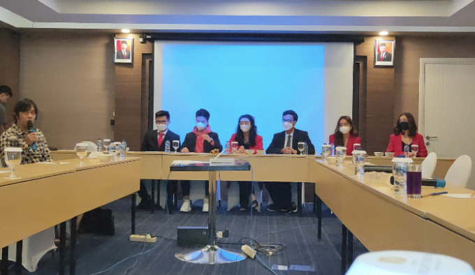Jumpa pers keberhasilan timnas Kejuaraan Debat Sekolah Tingkat Dunia World School Debating Championship (WSDC) 2022 Indonesia. Timnas akan bertanding di Vietnam tahun 2023 mendatang.( DOKUMENTASI TIMNAS WSDC INDONESIA/RADAR JOGJA)