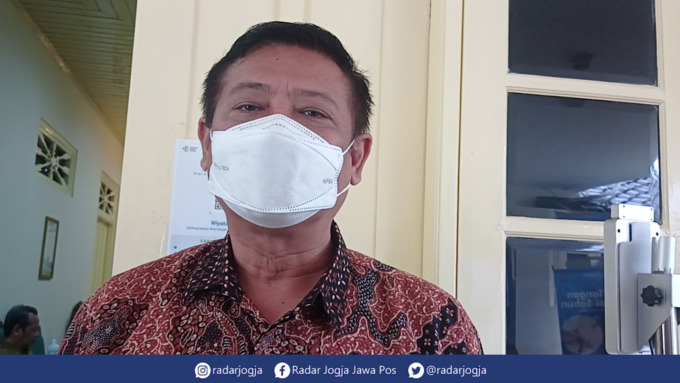 AKUR : Sekprov Pemprov DIJ Kadarmanta Baskara Aji sebut Gubernur DIJ Hamengku Buwono X siap memediasi suporter sepakbola di Jogjakarta agar tak bentrok. (DWI AGUS/RADAR JOGJA)