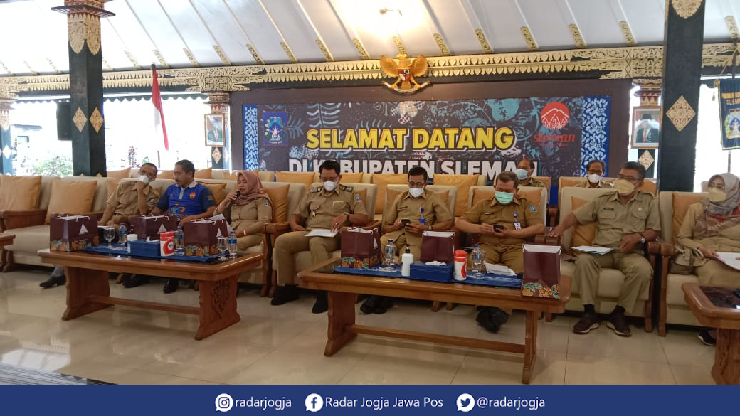 OPTIMIS : Jumpa pers terkait persiapan Porda XVI dan Peparda III digelar di Pendopo Parasamya Sleman, Senin (29/8). (ANNISSA KARIN/RADAR JOGJA)