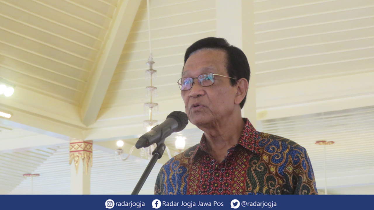 SOSOK : Gubernur DIJ Hamengku Buwono X saat Sapa Aruh di Bangsal Kepatihan Pemprov DIJ, Rabu (31/8). (DWI AGUS/RADAR JOGJA)